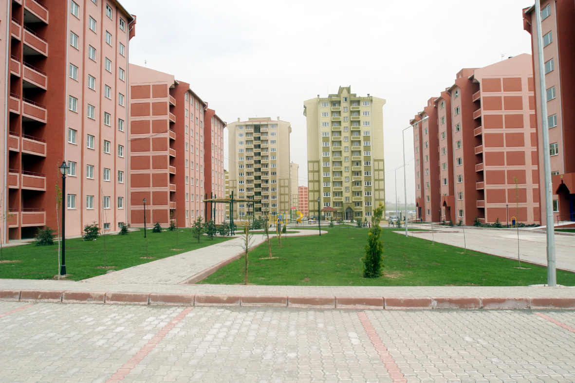 TOKİ İkinci Etap Konutların Anahtar Teslimi Yapılıyor