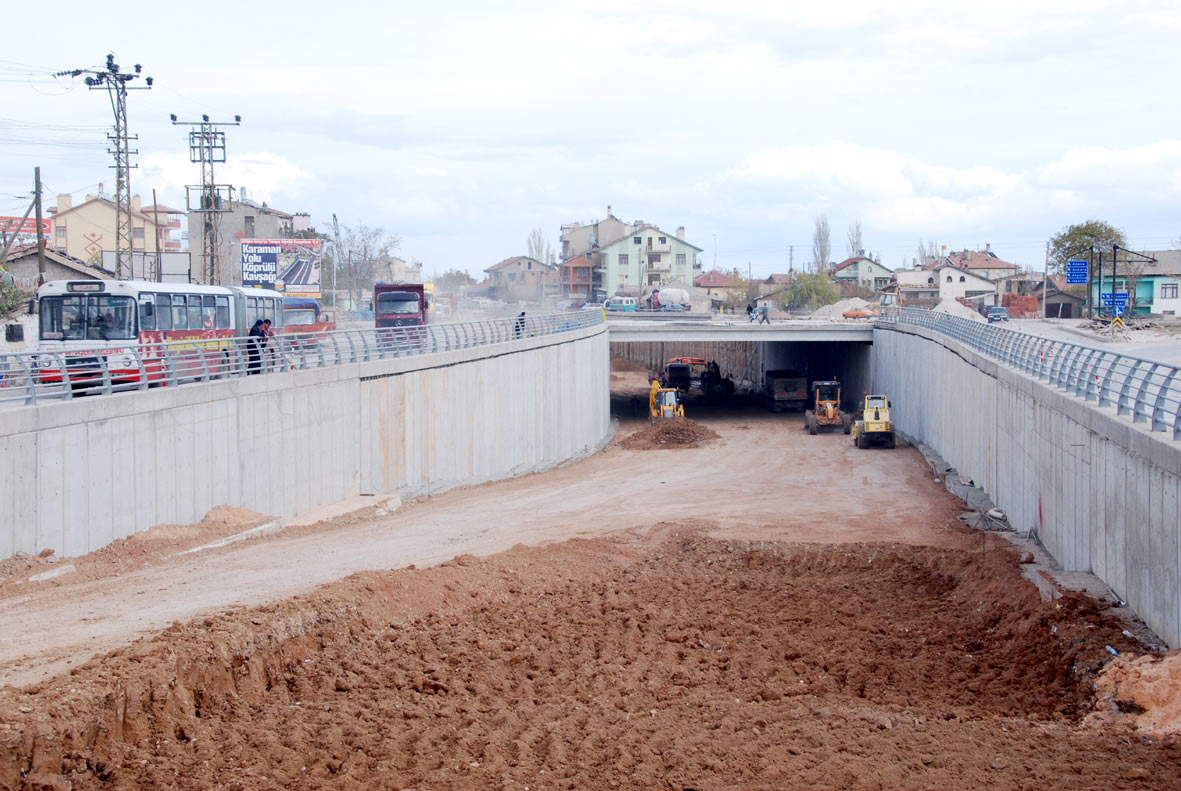 Karaman Yolu Köprülü Kavşağı İnşaatı