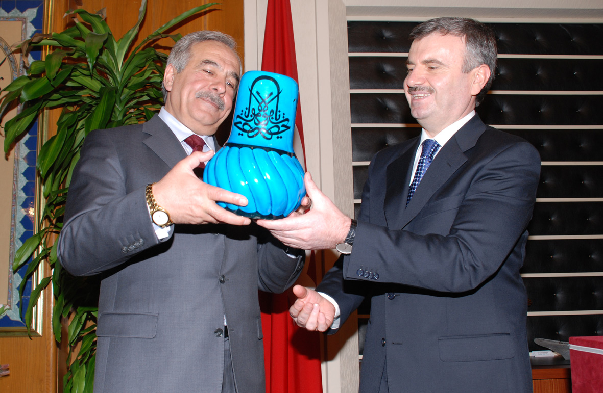 Bakan Başeskioğlu Başkan Akyürek'i Ziyaret Etti