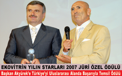 Başkan Akyürek'e Yurtdışı Tanıtımları Nedeniyle Özel Ödül