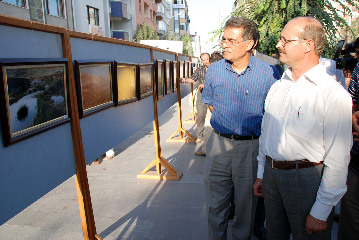 'Su Gibi Aziz Ol' Açık Hava Fotoğraf Sergisi Açıldı