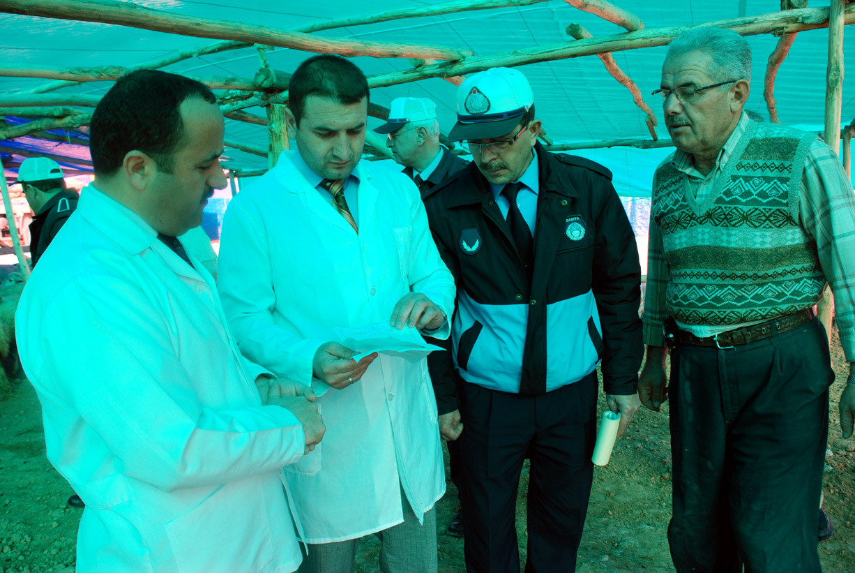 Kurban Satış Yerlerinde Denetimler Yapılıyor