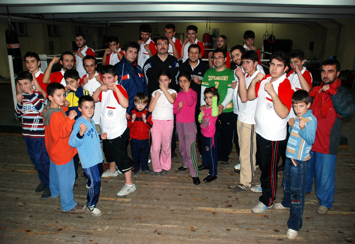 Büyükşehir Belediyespor'da Kick Boks ve Muay Thai Açıldı