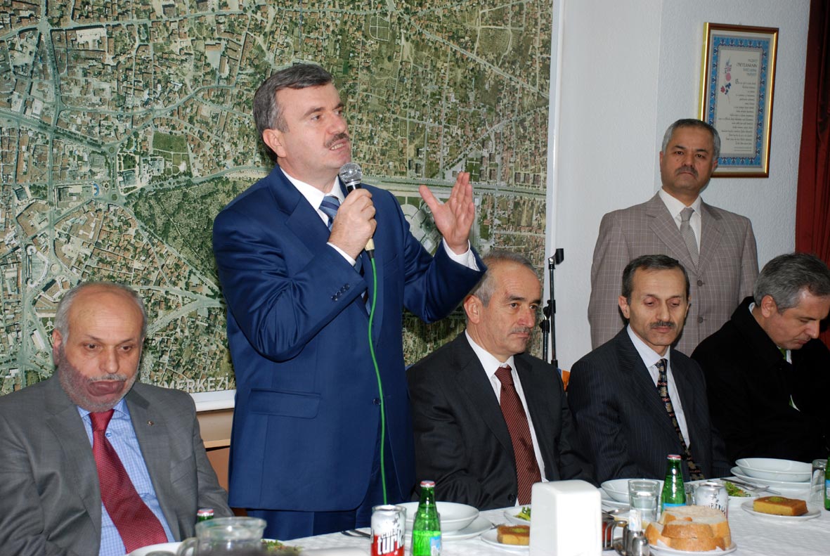 Başkan Akyürek Emekli Personelle Bir Araya Geldi