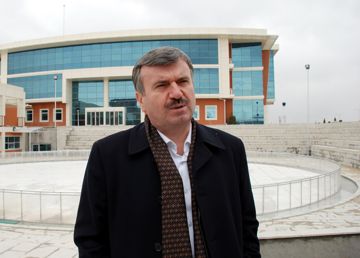 Başkan Akyürek Gençlik Merkezi'ni Gezdi