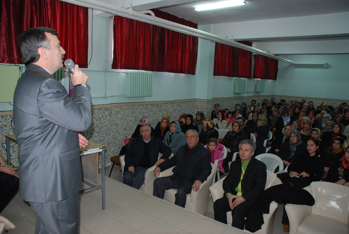 Anne-Babalara Hayat Dersleri Programı Devam Ediyor