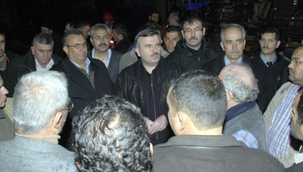 Başkan Akyürek Karatay Sebze Hali'nde İncelemelerde Bulundu
