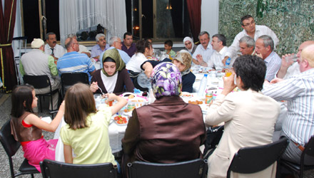Başkan Akyürek Engelli Derneklerini İftarda Ağırladı