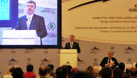 Başkan Akyürek TOKİ 2011 Konut Kurultayı'nda Konuştu