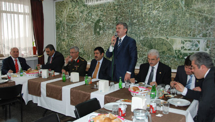 Şehit ve Gazi Aileleri Yemekte Bir Araya Geldi