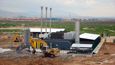 Başkan Akyürek, Metan Gazından Elektrik Enerjisi Üretim Tesisi'ni İnceledi