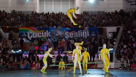 Büyükşehir Belediyesi Çocuk Şenliği Yapıldı