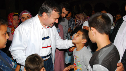 Başkan Akyürek Miraç Kandili'ni Vatandaşlarla Kutladı
