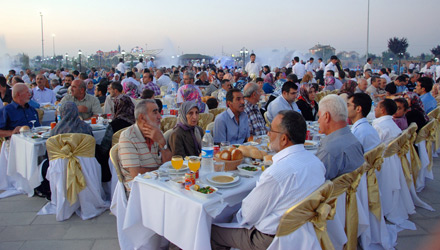 Muhtarlar Başkan Akyürek'in Verdiği İftarda Buluştu