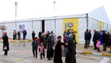 Hacı Yakınları İçin Havaalanına Bekleme Çadırı Kuruldu