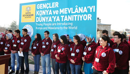 Gençler Konya ve Mevlana'yı Dünyaya Tanıtıyor