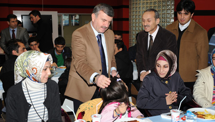 Başkan Akyürek Vanlı Öğrencilerle Buluştu