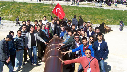 140 Genç Çanakkale'de Tarihi Yeniden Yaşadı