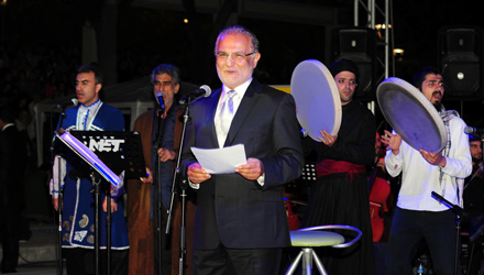Kenan Işık Mevlana'dan Şiirler Okudu