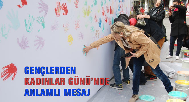 Gençlerden Dünya Kadınlar Günü'nde Anlamlı Mesaj