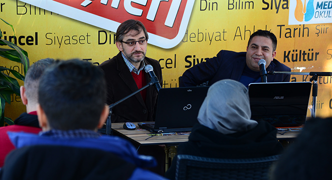 Şiir Severler Camlı Köşk'te Buluştu