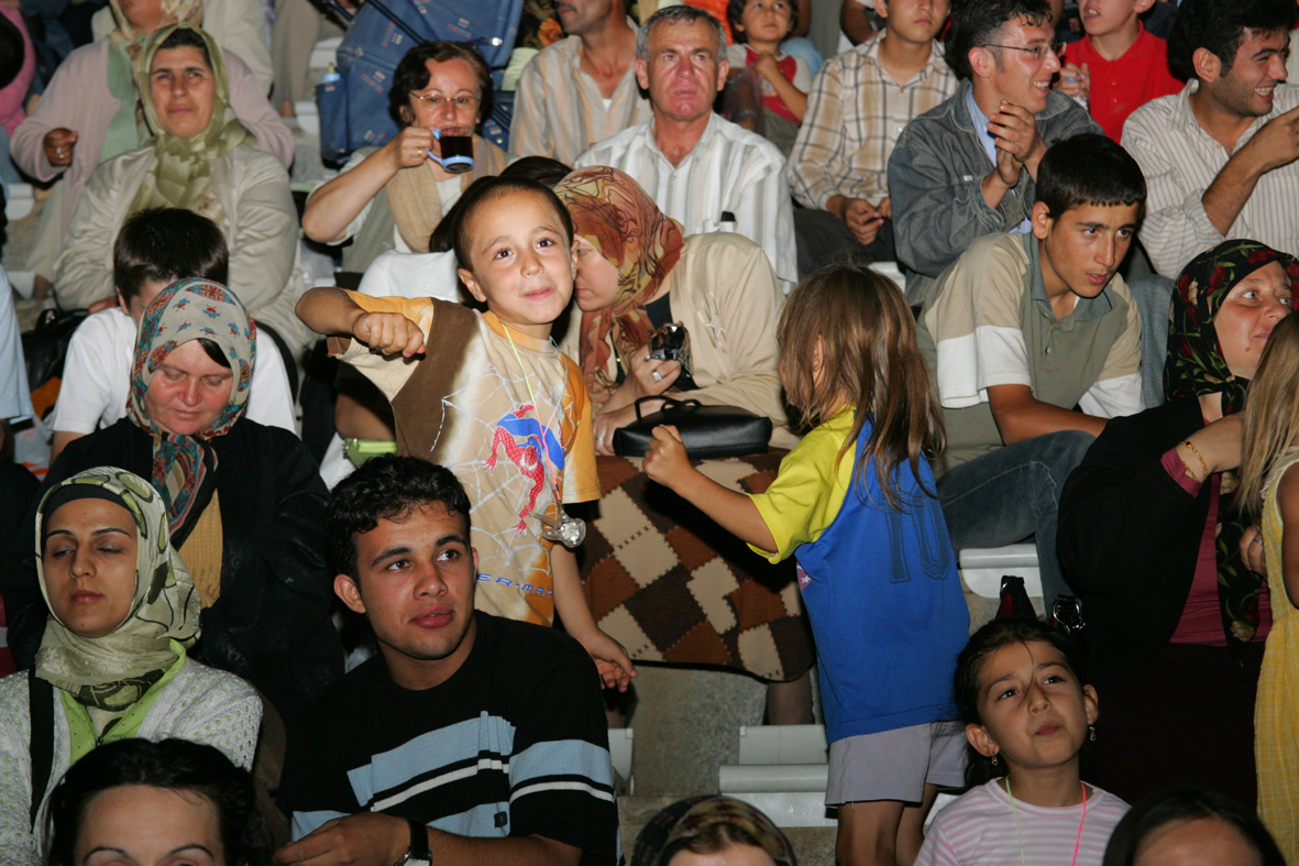 Altınbaşak Festivali Devam Ediyor