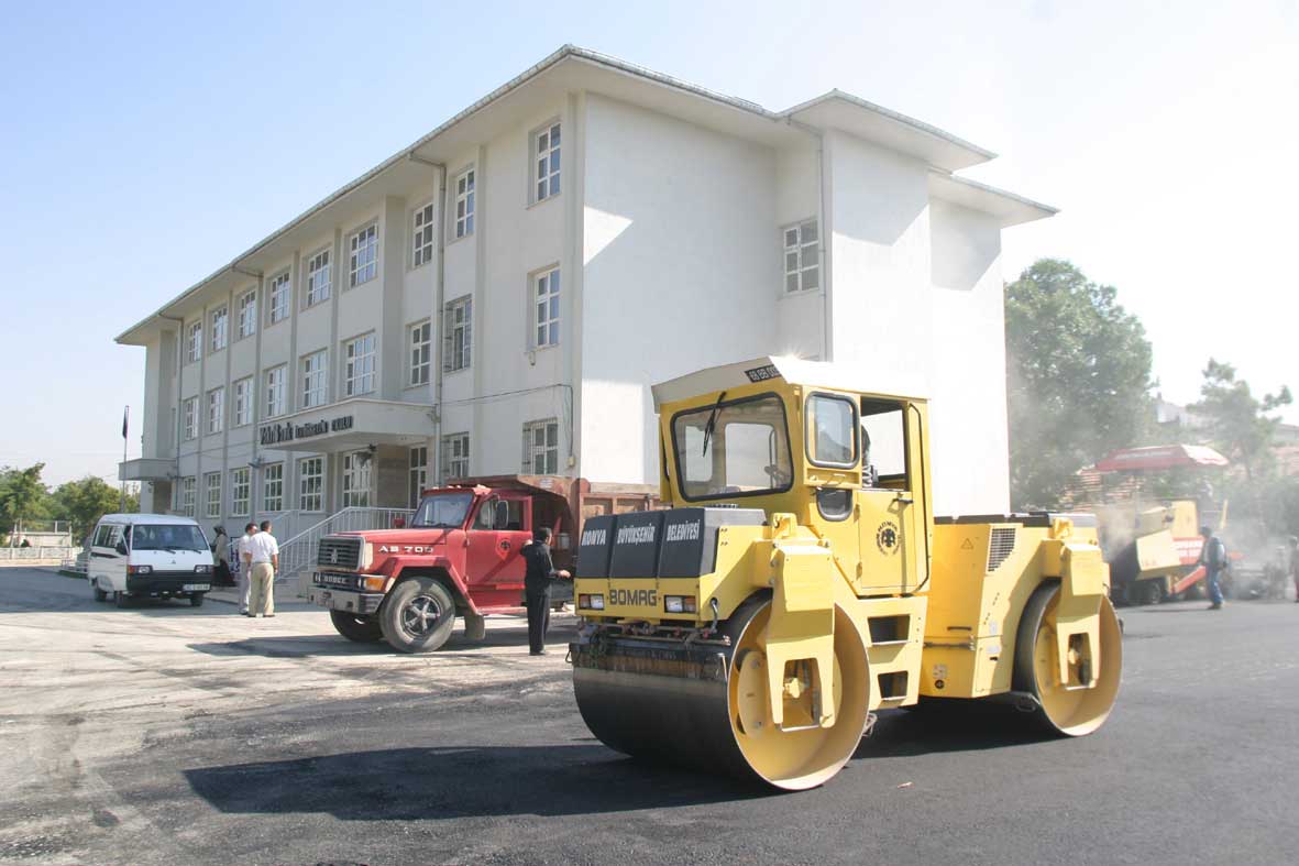 BÜYÜKŞEHİR'DEN 120 OKULA DÜZENLEME