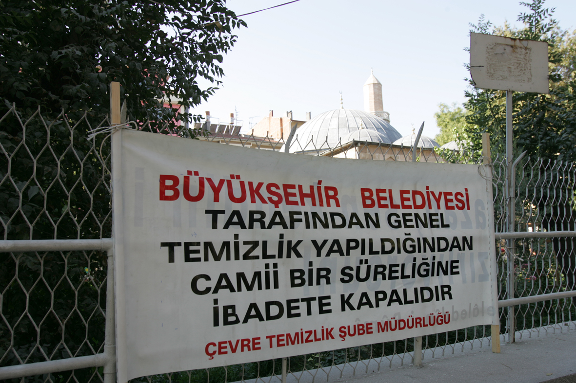 Ramazan Öncesi İbadethaneler Temizleniyor