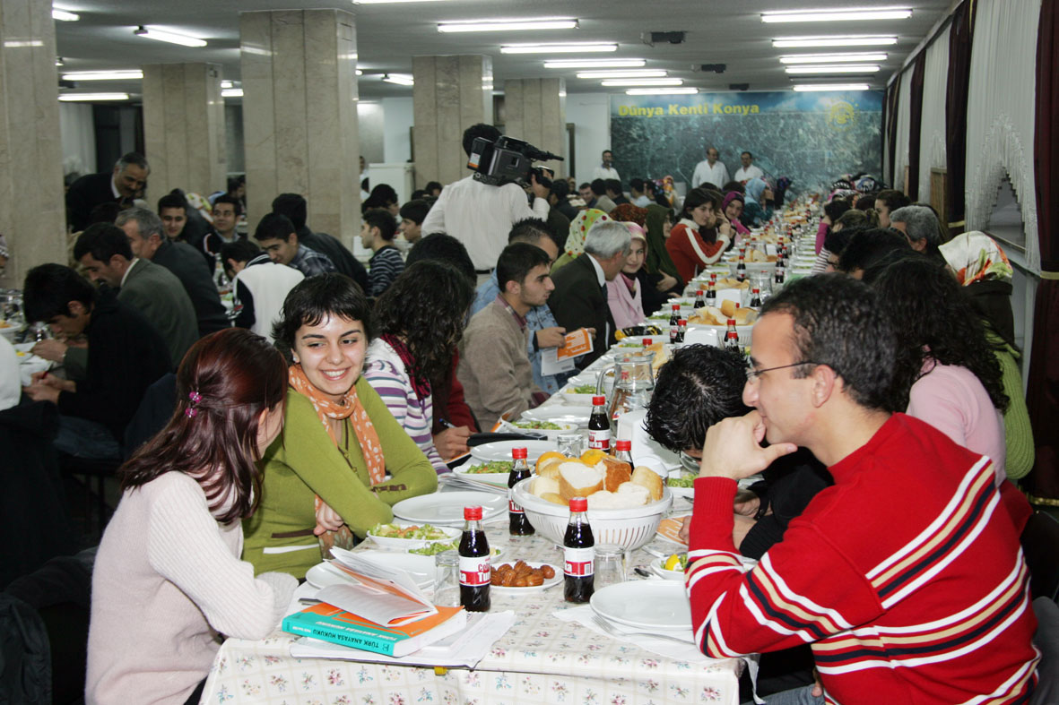 Büyükşehir Belediyesi Tüm Öğrencilerin Yanında