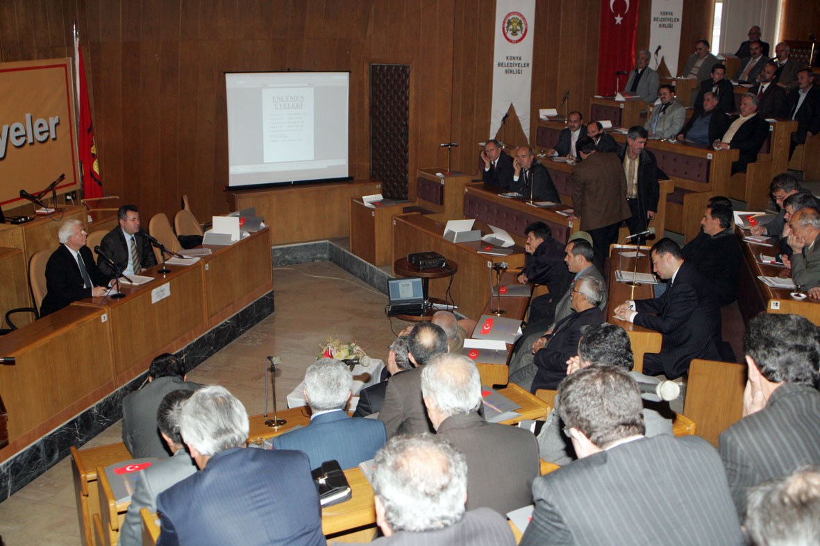 Belediye Başkanlarına Belediye Gelirleri Yasası Semineri