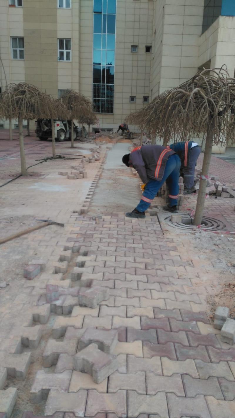 AKABE MAHALLESİ ADALET SARAYI PARKI PARKE TAMİRİ YAPIMI. faaliyet gorseli