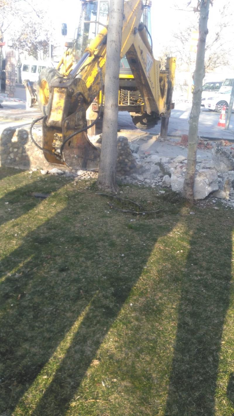 AŞKAN MAHALLESİ YENİ MERAM CADDESİ SSK HASTANESİ ÖNÜ TRETUVAR TAMİRİ YAPIMI. faaliyet gorseli