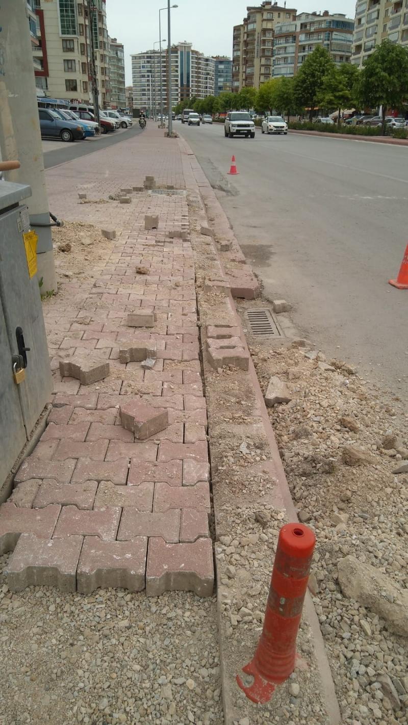 KONYA MERKEZDEKİ KBB YE AİT MUHTELİF CADDELERDE TRETUVAR TAMİRİ YAPIMI. faaliyet gorseli
