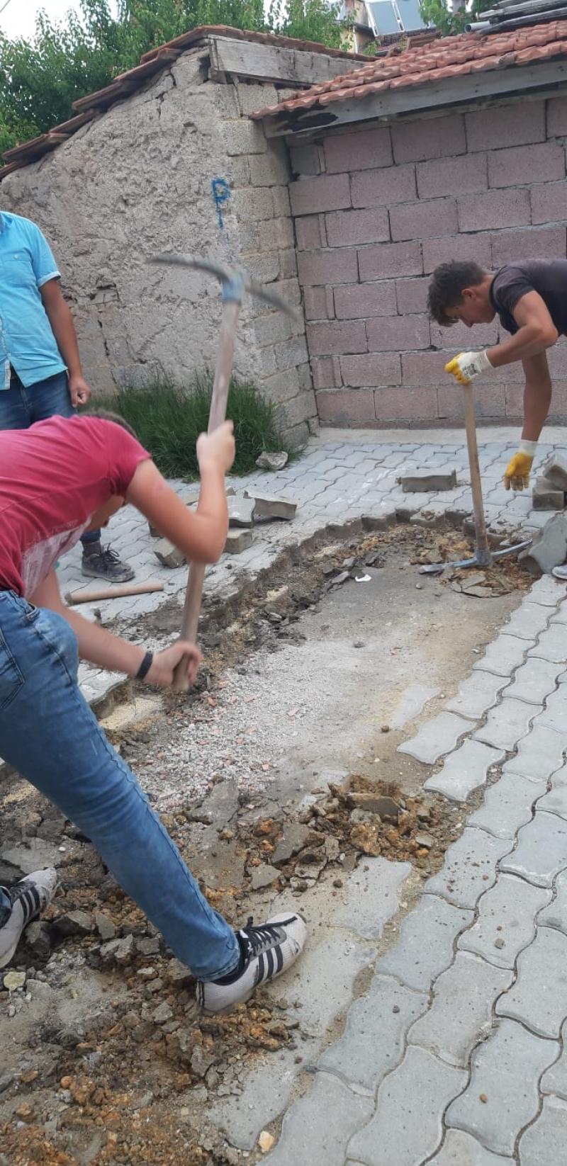 KÜÇÜK KOVANAĞZI MAHALLESİ TRETUVAR TAMİRATI faaliyet gorseli