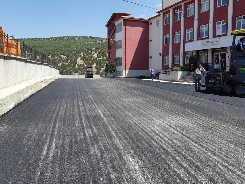 BOZKIR ANADOLU LİSESİ SICAK ASFALT ÇALIŞMASI faaliyet gorseli