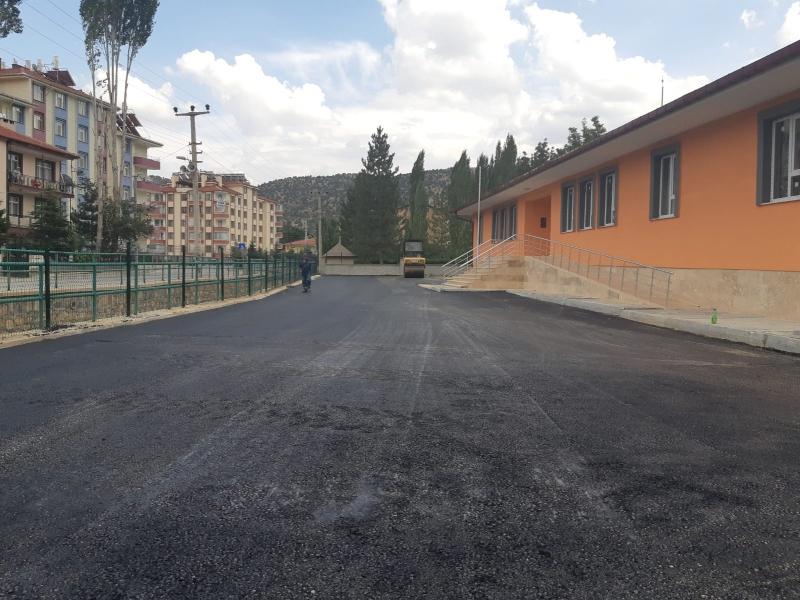 BOZKIR ANAOKULU SICAK ASFALT ÇALIŞMASI faaliyet gorseli