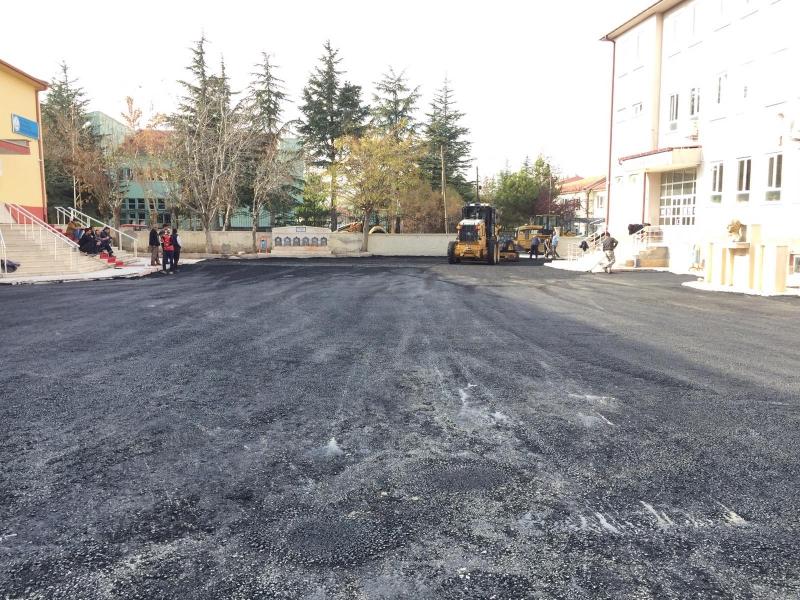 RAZİYE HATUN İMAM HATİP ORTA OKULU VE ŞAKİR ERSOY ORTA OKULU BAHÇESİ SICAK ASFALT ÇALIŞMASI  faaliyet gorseli