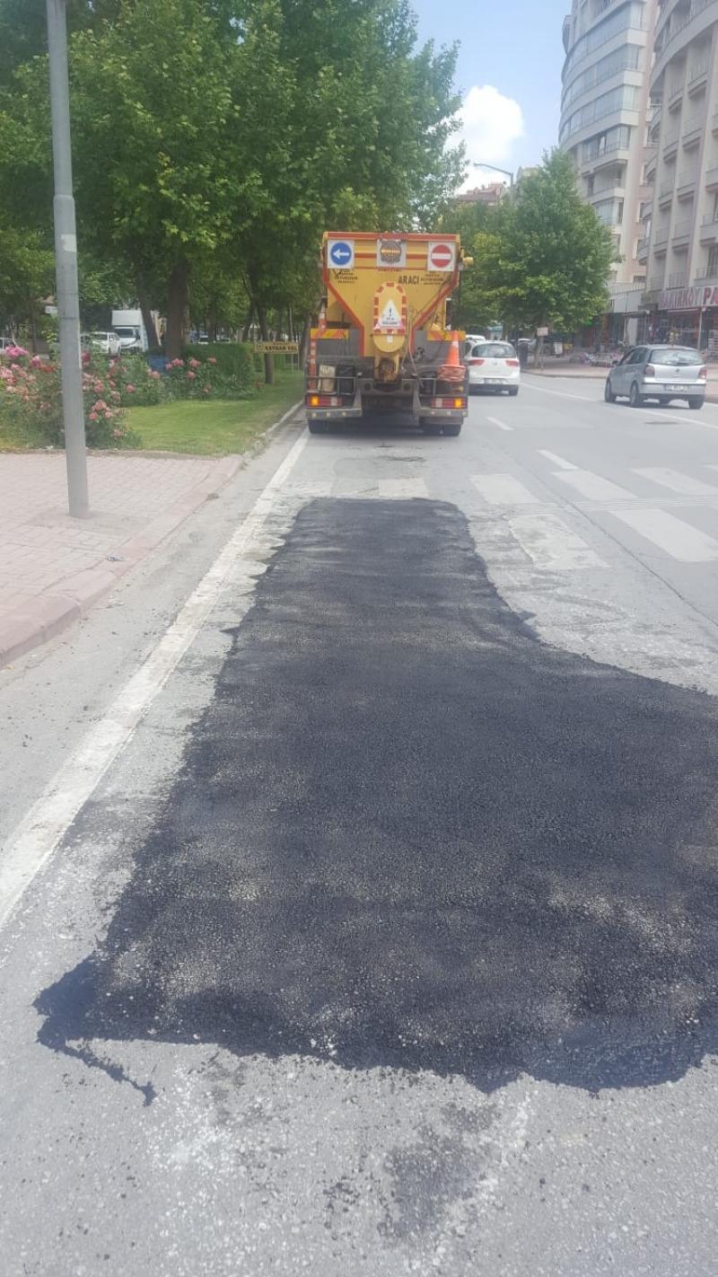 UZUNHARMANLAR MAHALLESİ DR.AHMET ÖZCAN CADDESİ ASFALT YAMA ÇALIŞMASI. faaliyet gorseli