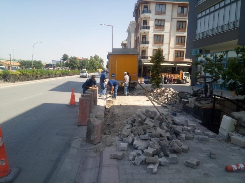 SELÇUKLU-MERAM VE KARATAY İLÇELERİ MUHTELİF CADDELERDE TRETUVAR TAMİRİ ÇALIŞMASI faaliyet gorseli