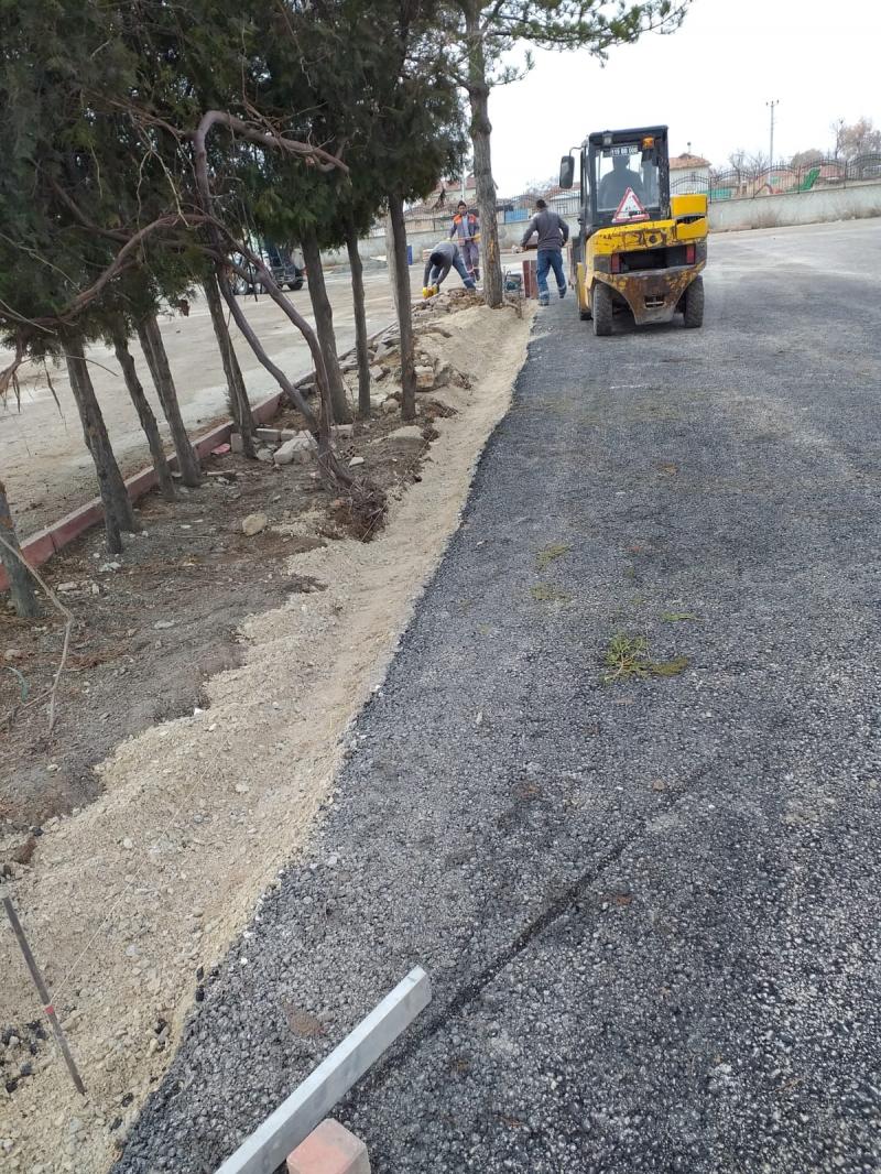 ÇARIKLAR MAHALLESİ ÇARIKLAR İLÖĞRETİM OKULU İÇİ TRETUVAR TAMİRİ ÇALIŞMASI. faaliyet gorseli