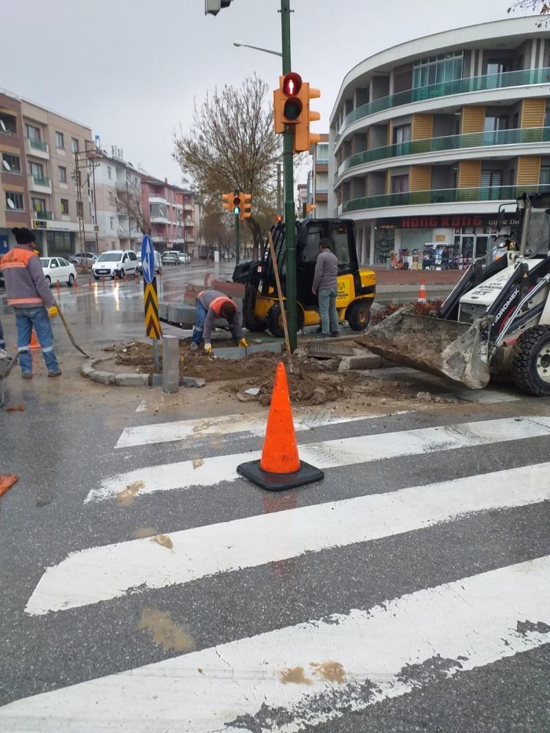 AYDOĞDU MAHALLESİ DR.AHMET ÖZCAN CADDESİ TRETUVAR TAMİR ÇALIŞMASI. faaliyet gorseli