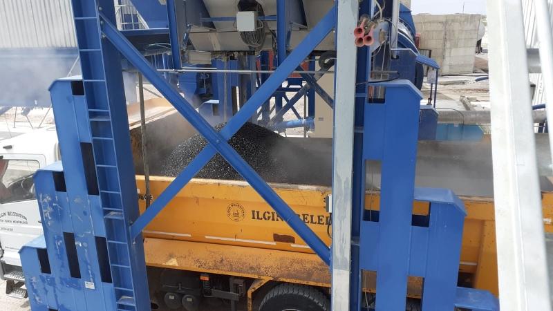 AKŞEHİR PLENT TESİSİMİZDEN ILGIN   BELEDİYESİNE 3.BÖLGE ŞEFLİĞİMİZ TARAFINDAN ASFALT DESTEĞİ SAĞLANMIŞTIR faaliyet gorseli