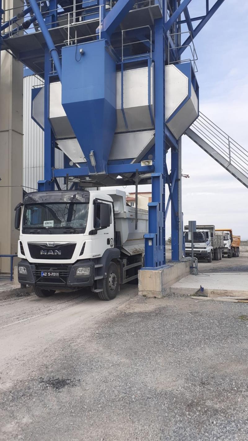 AKŞEHİR PLENT TESİSİMİZDEN KADINHANI  BELEDİYESİNE 3.BÖLGE ŞEFLİĞİMİZ TARAFINDAN ASFALT DESTEĞİ SAĞLANMIŞTIR faaliyet gorseli
