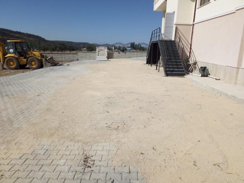 iMAMHATİP ORTAOKULU BAHÇESİNE PARKE DÖŞEMESİ faaliyet gorseli