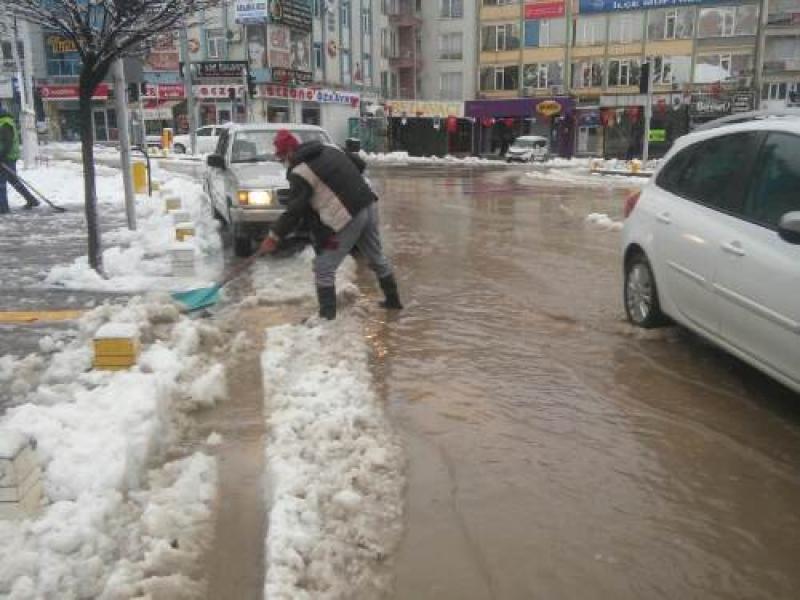MERKEZDEKİ DRENAJ IZGARALARININ ÖNÜNÜ AÇMA  faaliyet gorseli