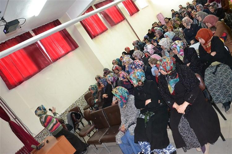 TÜRKMEN MAHALLESİ ''ÇOCUK BAŞARISIN DA AİLENİN ROLÜ'' ADLI SEMİNER  faaliyet gorseli