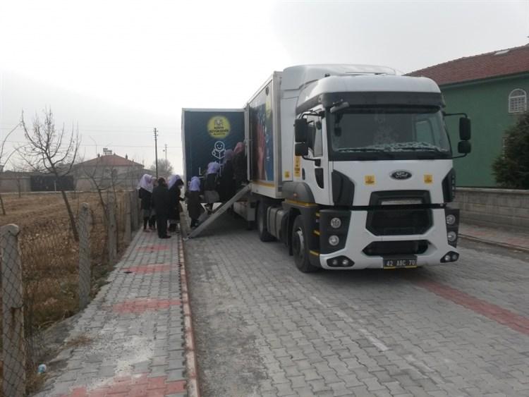 GEZİCİ KÜTÜPHANE (TIR) faaliyet gorseli