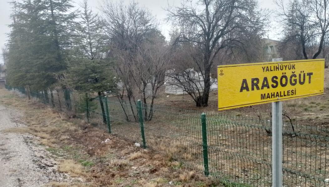 2021 YILI YALIHÜYÜK İLÇESİ ARASÖĞÜT MAHALLESİ MEZARLIĞINA DEKORATİF TEL ÇİT MONTAJI faaliyet gorseli