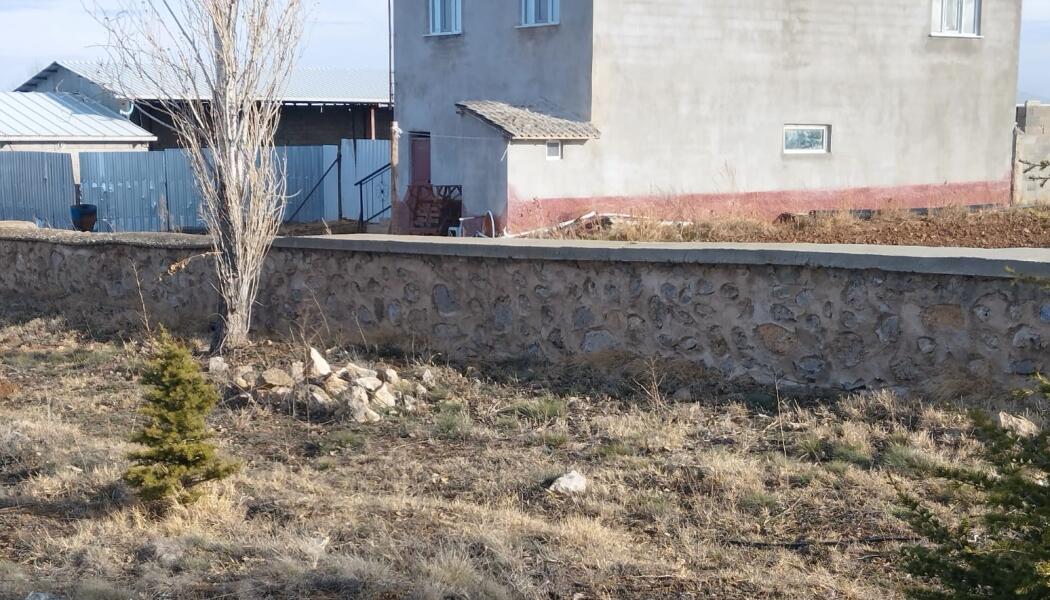 2021 YILI SARAYÖNÜ İLÇESİ MEZARLIKLARINDA BETON HARPUŞTA, SERPME SIVA YAPIM ÇALIŞMASI faaliyet gorseli