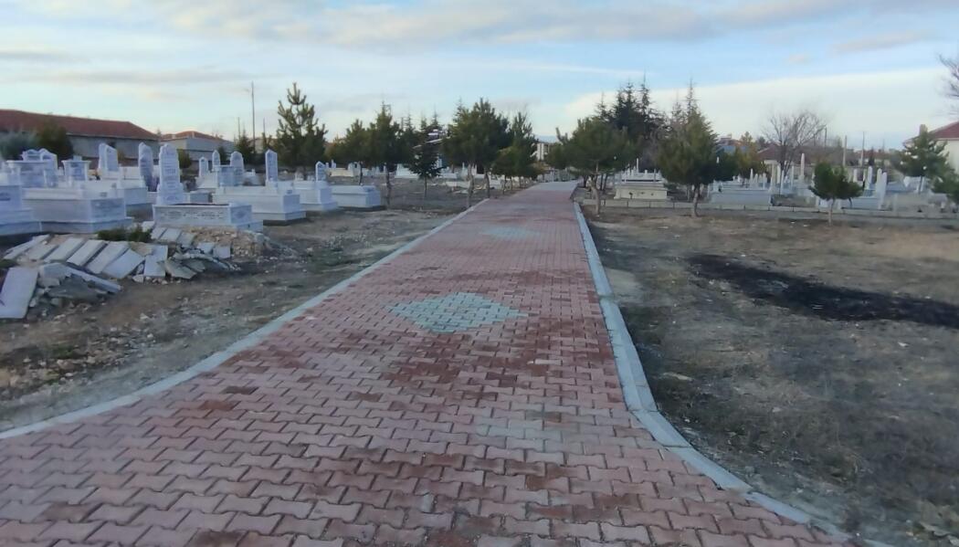 2020 YILI SARAYÖNÜ İLÇE MEZARLIĞINDA  PARKE-BORDÜR YAPIM ÇALIŞMASI faaliyet gorseli